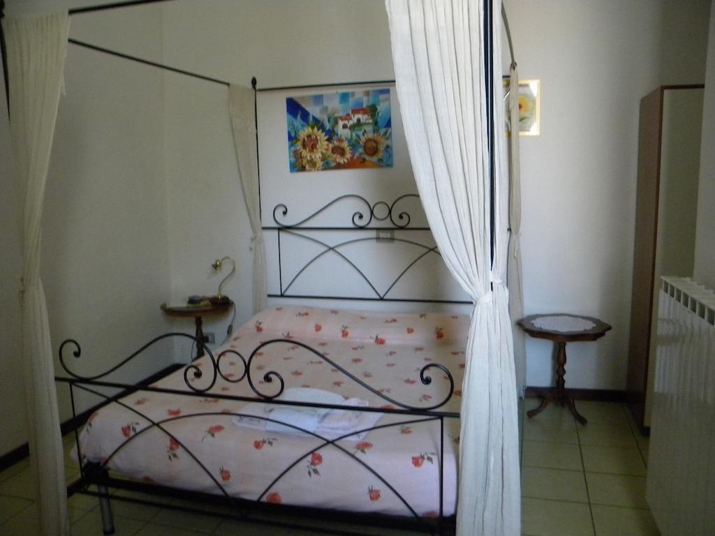 Le Petit Fleur Hotel Bareggio Værelse billede